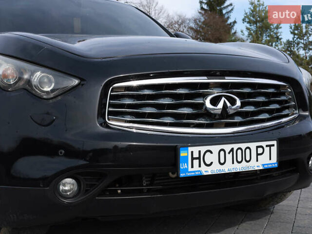 Чорний Інфініті FX 30, об'ємом двигуна 3 л та пробігом 226 тис. км за 15500 $, фото 4 на Automoto.ua