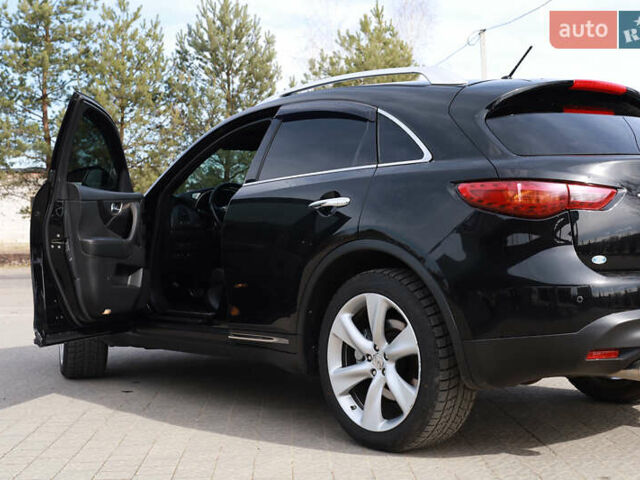 Чорний Інфініті FX 30, об'ємом двигуна 3 л та пробігом 226 тис. км за 15500 $, фото 52 на Automoto.ua