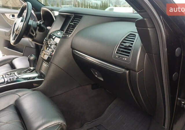 Черный Инфинити FX 30, объемом двигателя 3 л и пробегом 199 тыс. км за 14999 $, фото 54 на Automoto.ua