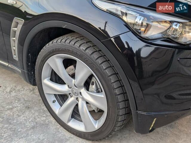 Черный Инфинити FX 30, объемом двигателя 3 л и пробегом 309 тыс. км за 14500 $, фото 21 на Automoto.ua