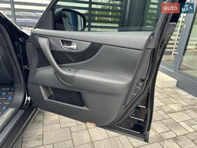 Черный Инфинити FX 30, объемом двигателя 3 л и пробегом 103 тыс. км за 19400 $, фото 33 на Automoto.ua