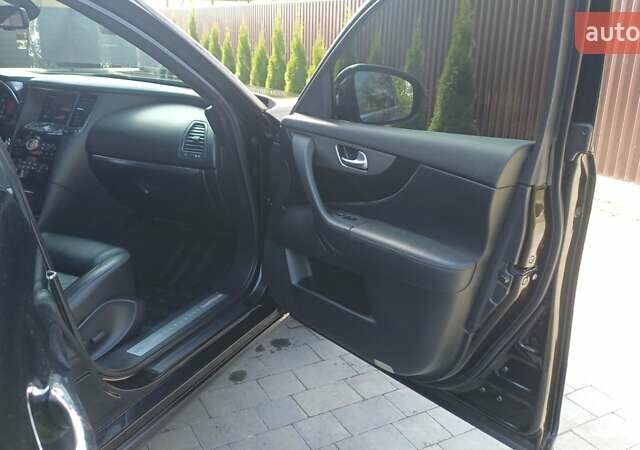 Черный Инфинити FX 30, объемом двигателя 3 л и пробегом 199 тыс. км за 16350 $, фото 39 на Automoto.ua