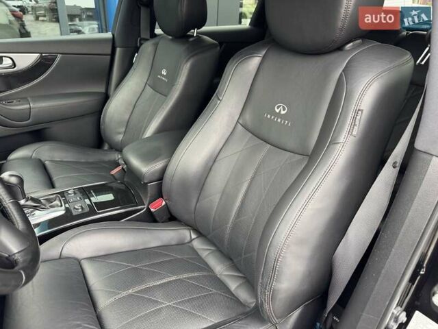 Черный Инфинити FX 30, объемом двигателя 3 л и пробегом 103 тыс. км за 19400 $, фото 18 на Automoto.ua