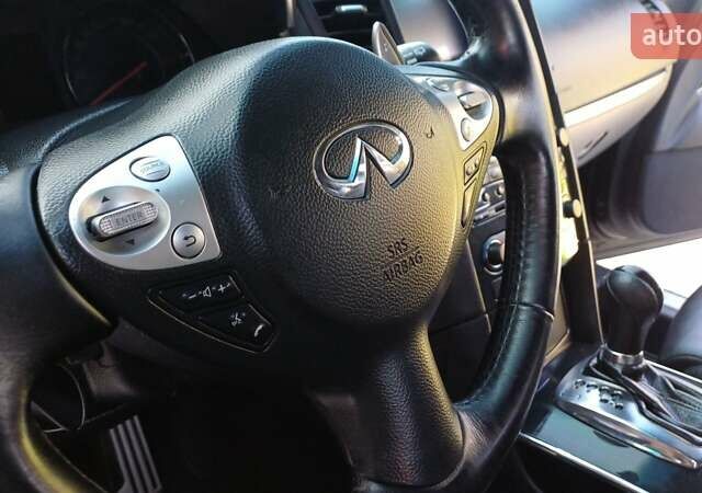 Черный Инфинити FX 30, объемом двигателя 3 л и пробегом 199 тыс. км за 16350 $, фото 48 на Automoto.ua