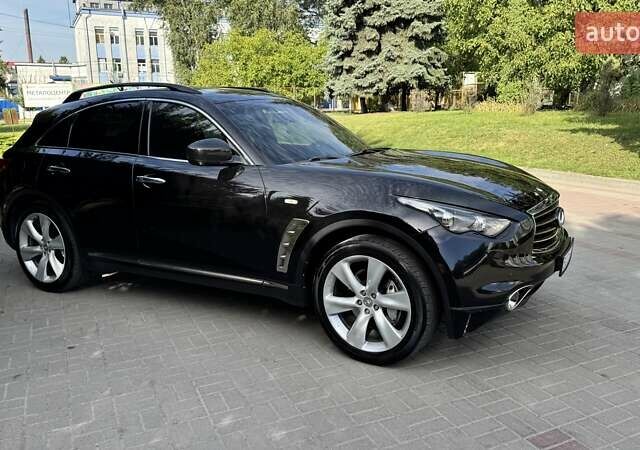 Чорний Інфініті FX 30, об'ємом двигуна 3 л та пробігом 308 тис. км за 15999 $, фото 3 на Automoto.ua