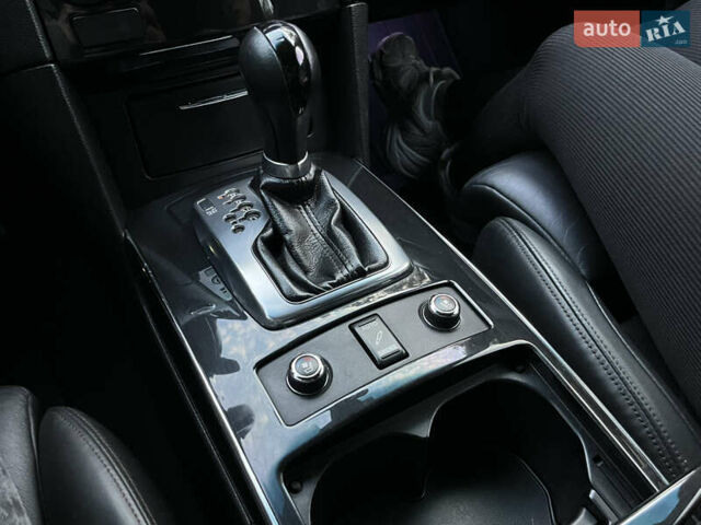 Чорний Інфініті FX 30, об'ємом двигуна 3 л та пробігом 197 тис. км за 16250 $, фото 12 на Automoto.ua