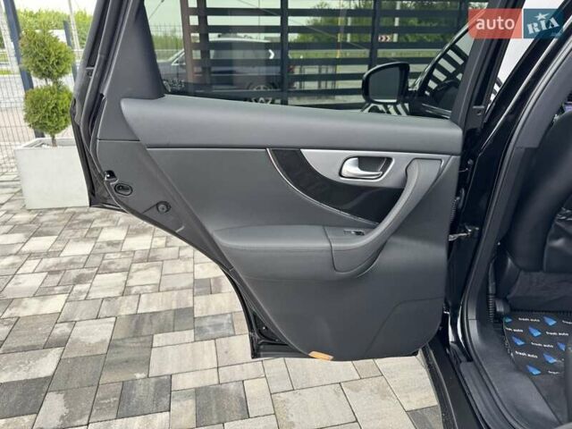 Черный Инфинити FX 30, объемом двигателя 3 л и пробегом 103 тыс. км за 19400 $, фото 26 на Automoto.ua