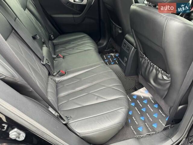 Черный Инфинити FX 30, объемом двигателя 3 л и пробегом 103 тыс. км за 19400 $, фото 32 на Automoto.ua