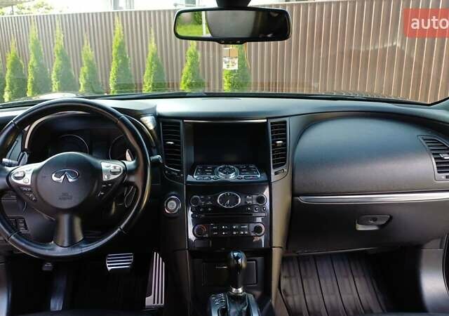 Черный Инфинити FX 30, объемом двигателя 3 л и пробегом 199 тыс. км за 16350 $, фото 70 на Automoto.ua