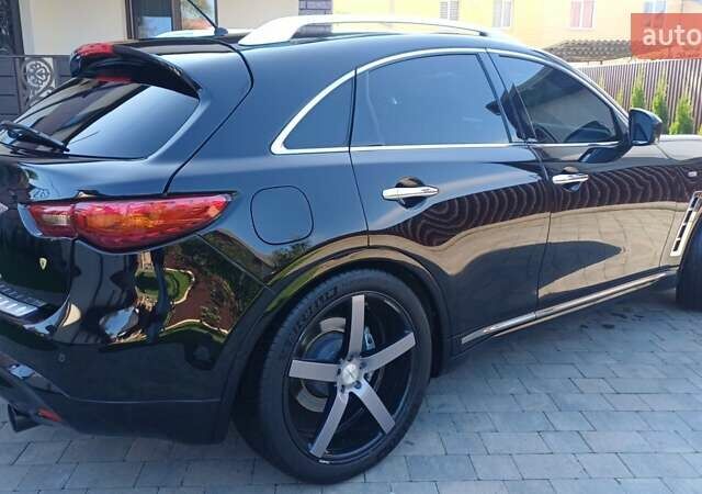 Черный Инфинити FX 30, объемом двигателя 3 л и пробегом 199 тыс. км за 16350 $, фото 3 на Automoto.ua