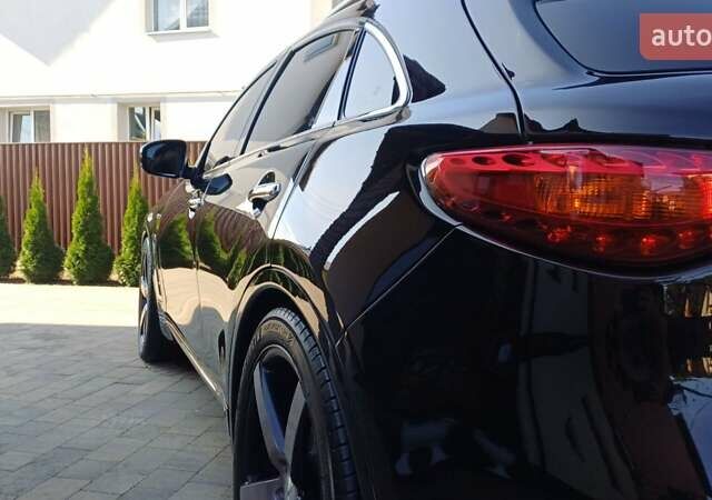 Черный Инфинити FX 30, объемом двигателя 3 л и пробегом 199 тыс. км за 16350 $, фото 17 на Automoto.ua