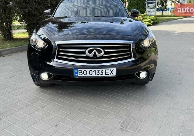 Чорний Інфініті FX 30, об'ємом двигуна 3 л та пробігом 308 тис. км за 15999 $, фото 4 на Automoto.ua