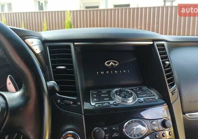 Черный Инфинити FX 30, объемом двигателя 3 л и пробегом 199 тыс. км за 16350 $, фото 73 на Automoto.ua