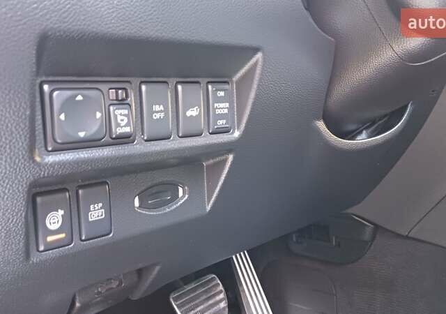 Черный Инфинити FX 30, объемом двигателя 3 л и пробегом 199 тыс. км за 16350 $, фото 89 на Automoto.ua