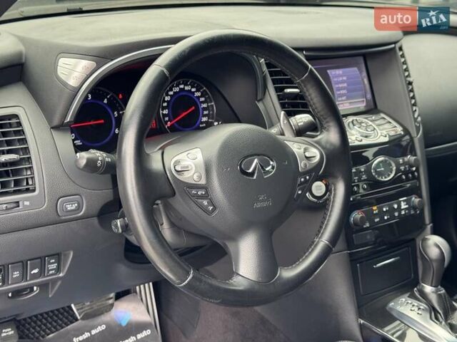 Черный Инфинити FX 30, объемом двигателя 3 л и пробегом 103 тыс. км за 19400 $, фото 20 на Automoto.ua