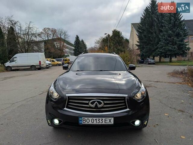 Черный Инфинити FX 30, объемом двигателя 3 л и пробегом 309 тыс. км за 14500 $, фото 1 на Automoto.ua