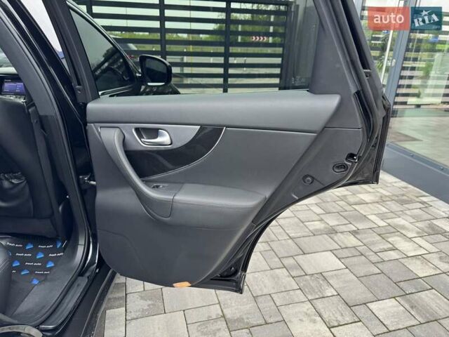 Черный Инфинити FX 30, объемом двигателя 3 л и пробегом 103 тыс. км за 19400 $, фото 31 на Automoto.ua