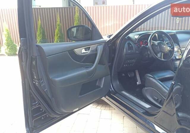 Черный Инфинити FX 30, объемом двигателя 3 л и пробегом 199 тыс. км за 16350 $, фото 36 на Automoto.ua