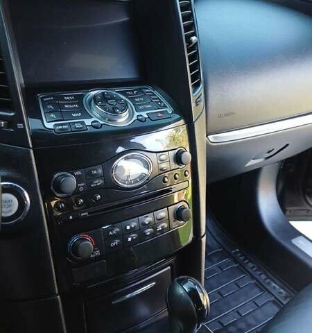 Черный Инфинити FX 30, объемом двигателя 3 л и пробегом 199 тыс. км за 16350 $, фото 46 на Automoto.ua