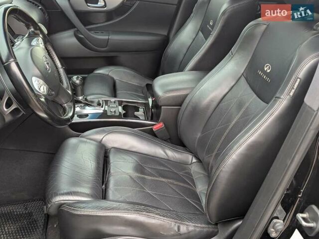 Черный Инфинити FX 30, объемом двигателя 3 л и пробегом 309 тыс. км за 14500 $, фото 23 на Automoto.ua