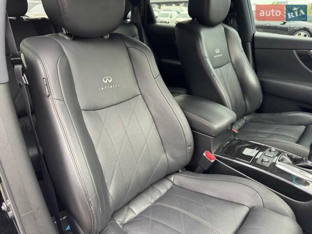 Черный Инфинити FX 30, объемом двигателя 3 л и пробегом 103 тыс. км за 19400 $, фото 37 на Automoto.ua