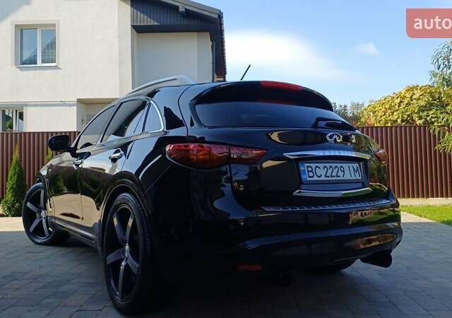 Черный Инфинити FX 30, объемом двигателя 3 л и пробегом 199 тыс. км за 16350 $, фото 6 на Automoto.ua