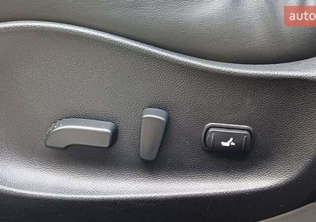 Черный Инфинити FX 30, объемом двигателя 3 л и пробегом 199 тыс. км за 16350 $, фото 43 на Automoto.ua