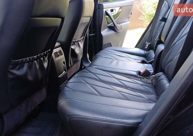 Черный Инфинити FX 30, объемом двигателя 3 л и пробегом 199 тыс. км за 16350 $, фото 59 на Automoto.ua