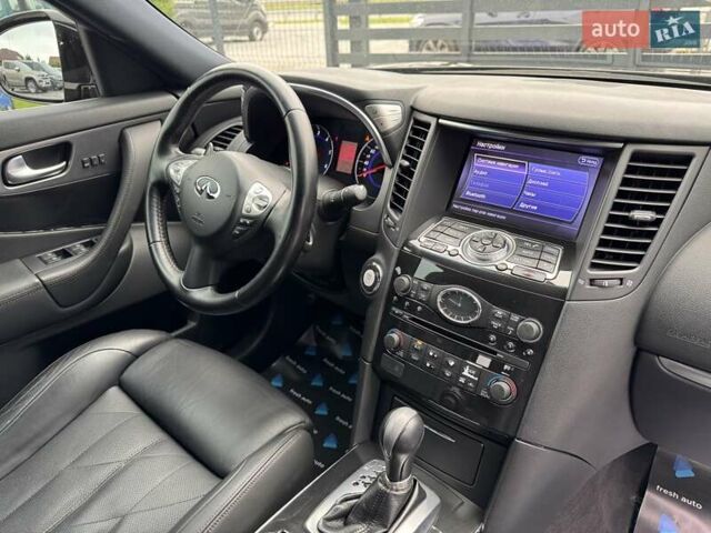 Черный Инфинити FX 30, объемом двигателя 3 л и пробегом 103 тыс. км за 19400 $, фото 38 на Automoto.ua