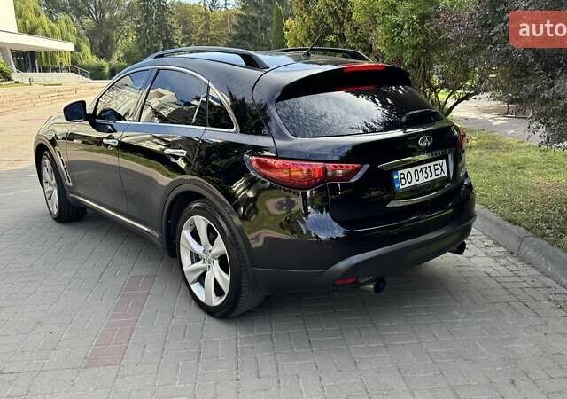 Чорний Інфініті FX 30, об'ємом двигуна 3 л та пробігом 308 тис. км за 15999 $, фото 7 на Automoto.ua