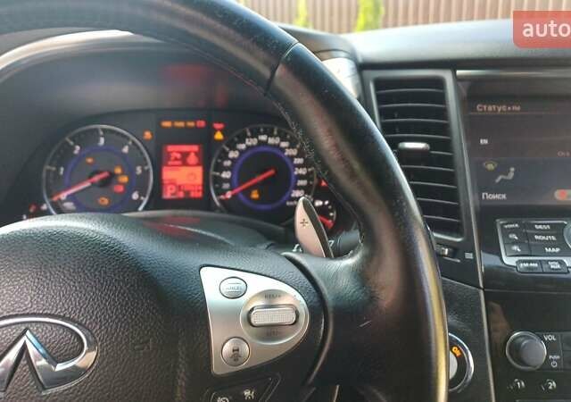 Черный Инфинити FX 30, объемом двигателя 3 л и пробегом 199 тыс. км за 16350 $, фото 74 на Automoto.ua