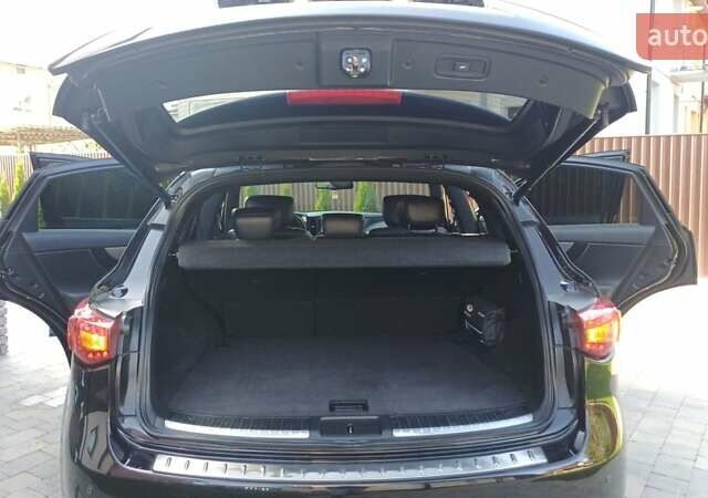 Черный Инфинити FX 30, объемом двигателя 3 л и пробегом 199 тыс. км за 16350 $, фото 28 на Automoto.ua