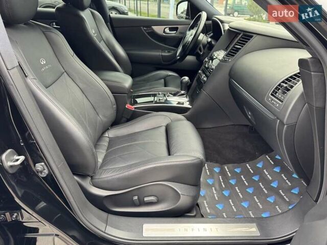 Черный Инфинити FX 30, объемом двигателя 3 л и пробегом 103 тыс. км за 19400 $, фото 35 на Automoto.ua