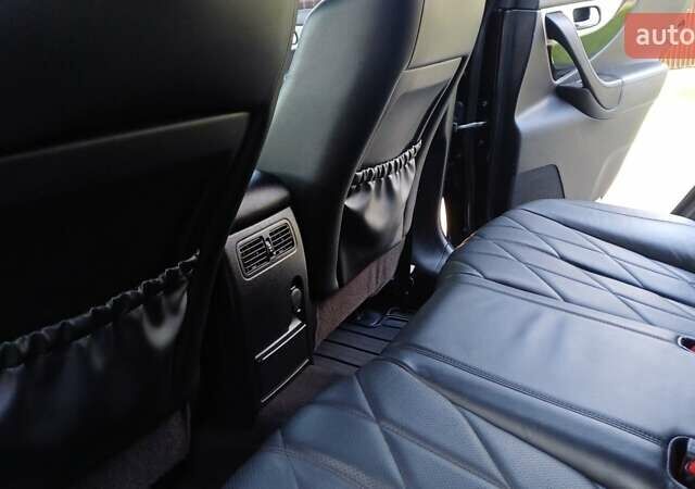 Черный Инфинити FX 30, объемом двигателя 3 л и пробегом 199 тыс. км за 16350 $, фото 60 на Automoto.ua