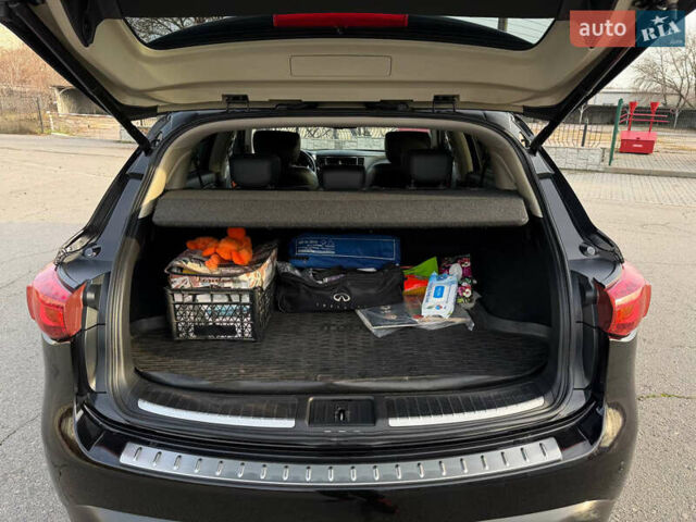 Черный Инфинити FX 30, объемом двигателя 3 л и пробегом 137 тыс. км за 17999 $, фото 22 на Automoto.ua