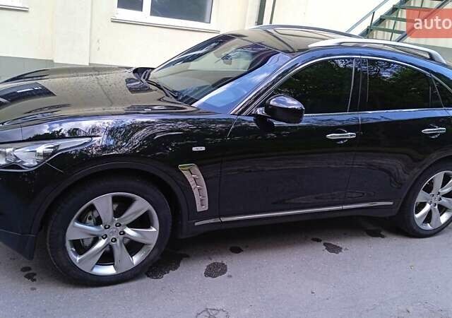 Чорний Інфініті FX 30, об'ємом двигуна 3 л та пробігом 182 тис. км за 14500 $, фото 3 на Automoto.ua
