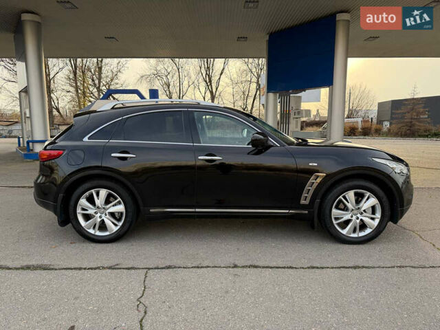 Черный Инфинити FX 30, объемом двигателя 3 л и пробегом 137 тыс. км за 17999 $, фото 40 на Automoto.ua