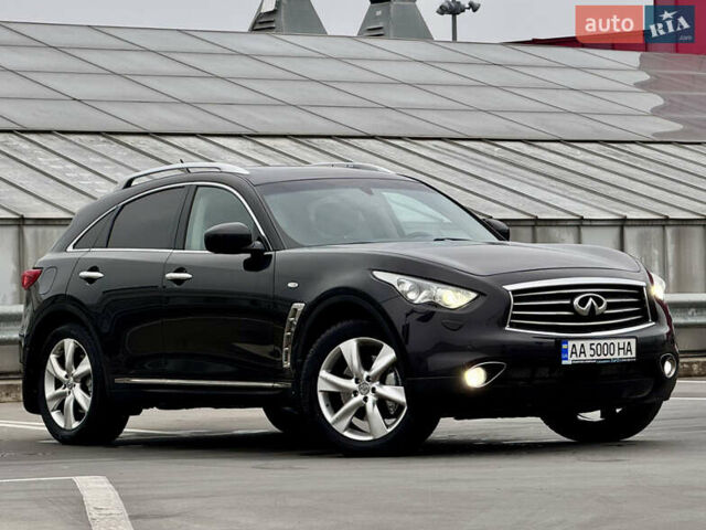 Черный Инфинити FX 30, объемом двигателя 2.99 л и пробегом 159 тыс. км за 16500 $, фото 6 на Automoto.ua