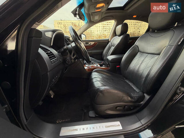 Черный Инфинити FX 30, объемом двигателя 3 л и пробегом 137 тыс. км за 17999 $, фото 29 на Automoto.ua