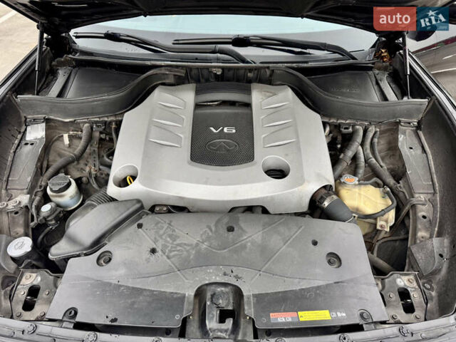 Черный Инфинити FX 30, объемом двигателя 2.99 л и пробегом 159 тыс. км за 16500 $, фото 41 на Automoto.ua