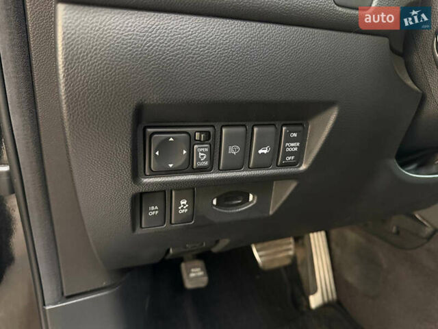 Черный Инфинити FX 30, объемом двигателя 3 л и пробегом 137 тыс. км за 17999 $, фото 28 на Automoto.ua