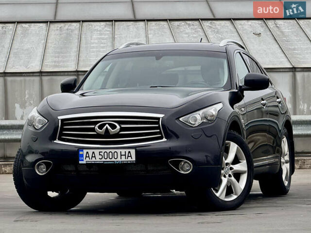 Черный Инфинити FX 30, объемом двигателя 2.99 л и пробегом 159 тыс. км за 16500 $, фото 3 на Automoto.ua