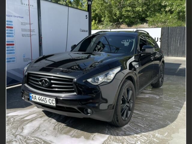 Черный Инфинити FX 30, объемом двигателя 3 л и пробегом 180 тыс. км за 15500 $, фото 3 на Automoto.ua