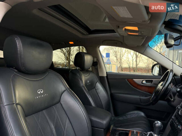 Черный Инфинити FX 30, объемом двигателя 3 л и пробегом 137 тыс. км за 17999 $, фото 38 на Automoto.ua