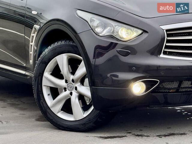 Черный Инфинити FX 30, объемом двигателя 2.99 л и пробегом 159 тыс. км за 16500 $, фото 9 на Automoto.ua