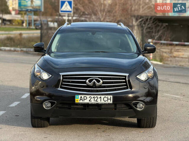 Черный Инфинити FX 30, объемом двигателя 3 л и пробегом 137 тыс. км за 17999 $, фото 5 на Automoto.ua