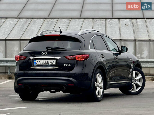 Черный Инфинити FX 30, объемом двигателя 2.99 л и пробегом 159 тыс. км за 16500 $, фото 12 на Automoto.ua