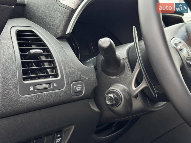 Черный Инфинити FX 30, объемом двигателя 2.99 л и пробегом 159 тыс. км за 16500 $, фото 24 на Automoto.ua