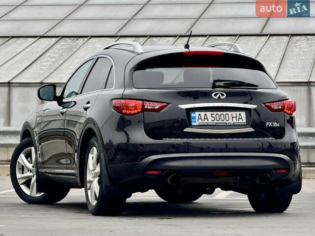 Черный Инфинити FX 30, объемом двигателя 2.99 л и пробегом 159 тыс. км за 16500 $, фото 16 на Automoto.ua