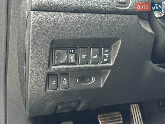 Черный Инфинити FX 30, объемом двигателя 2.99 л и пробегом 159 тыс. км за 16500 $, фото 23 на Automoto.ua